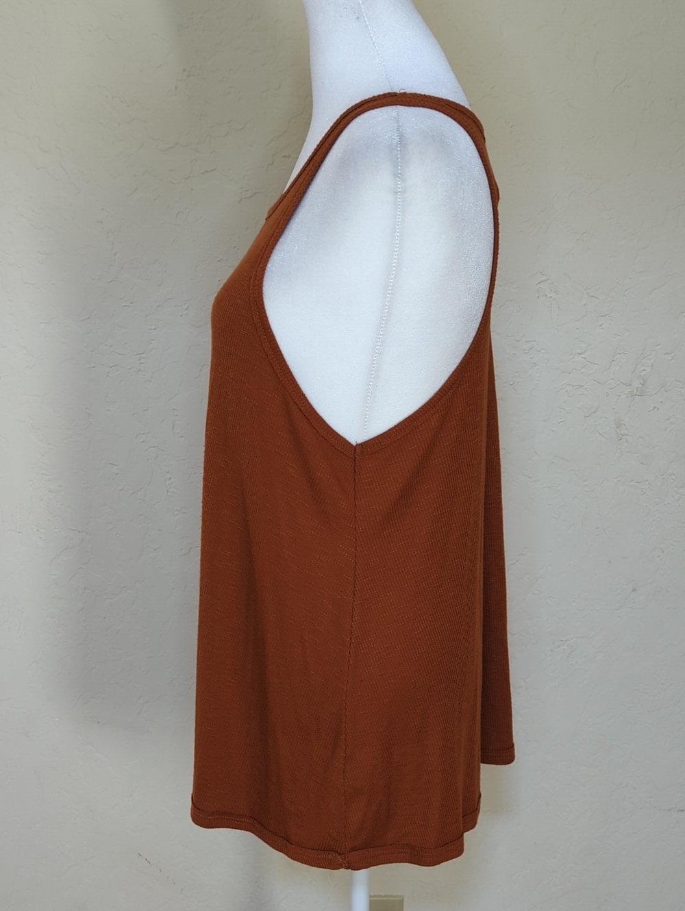 🌻💎 Free People Vintage Rust Scoop Neck Ribbed Tank Top Size Large - Flawed Gem - Picture 2 of 9